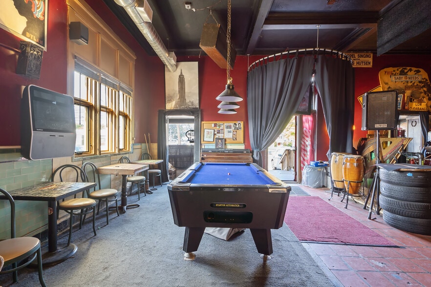 More Photos Of 363 W Seneca Tpke, Syracuse Bar For Sale