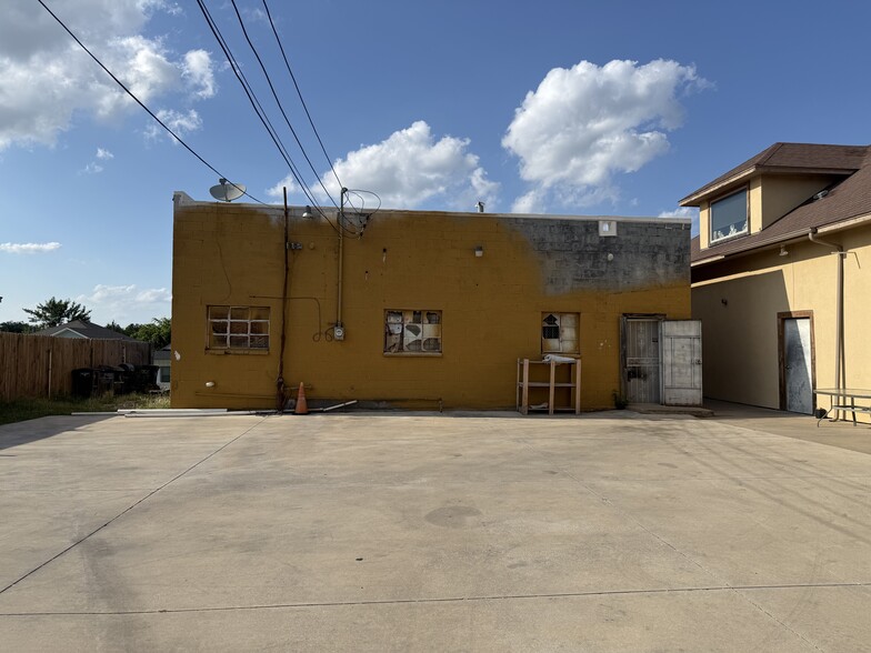 More Photos Of 5705 Wellesley Ave, Fort Worth Freestanding For Sale