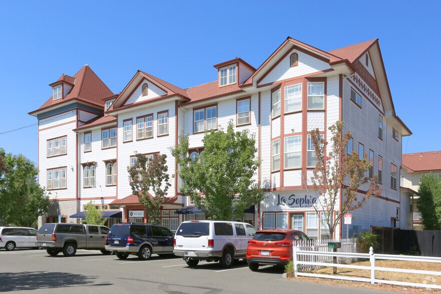 More Photos Of 220 Windsor River Rd, Windsor Apartments For Sale