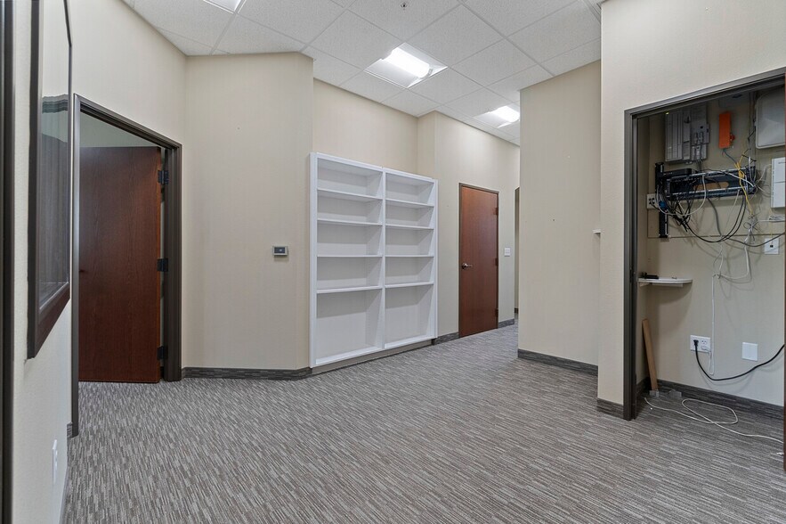 More Photos Of 4315 Windsor Centre Trl, Flower Mound Office For Lease