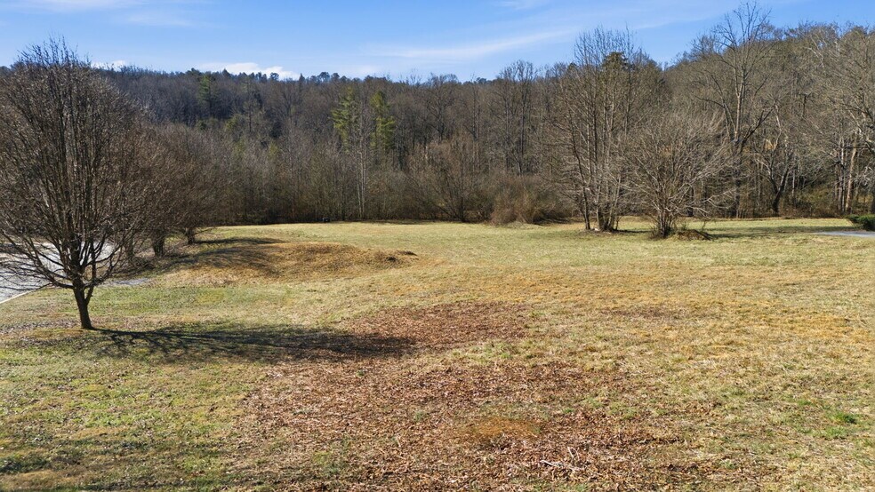 More Photos Of 520 Baird Cove Rd, Franklin Apartments For Sale