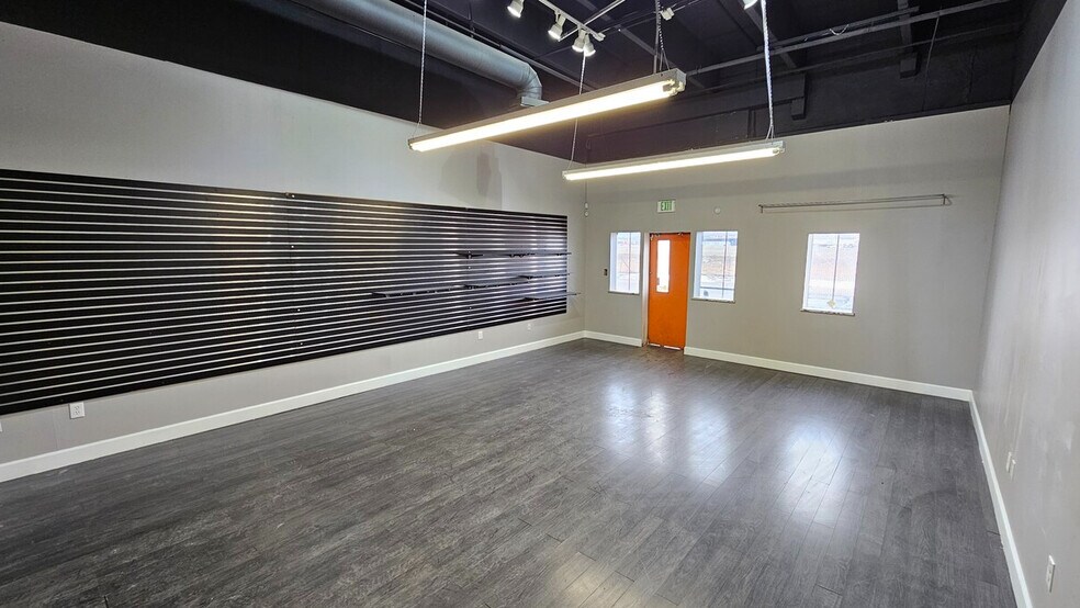 More Photos Of 5200-5280 Broadway, Denver Warehouse For Lease
