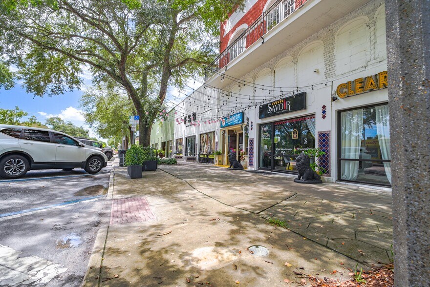 More Photos Of 2531 Central Ave, Saint Petersburg Coworking Space