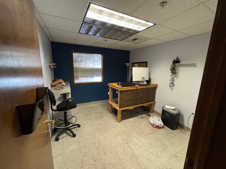 More Photos Of 2900 Sutherland Dr, Union Gap Manufacturing For Lease