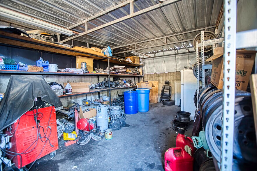 More Photos Of 590 N Lake Ave, Pasadena Auto Repair For Sale