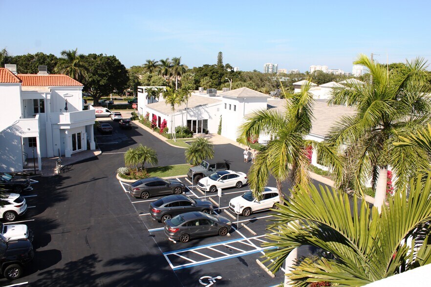 More Photos Of 3060-3066 Tamiami Trl N, Naples Unknown For Lease