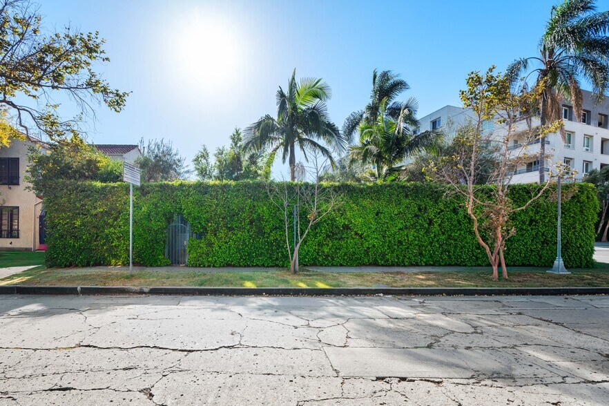 More Photos Of 803 S Sycamore Ave, Los Angeles Multifamily For Sale