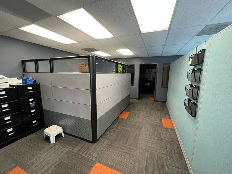 More Photos Of 1820-1880 W Evans Ave, Englewood Warehouse For Lease