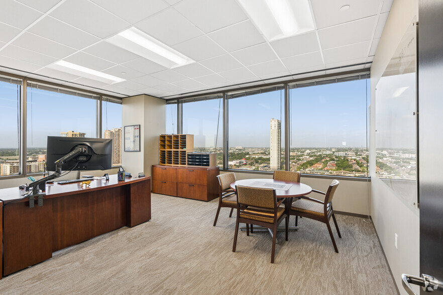 More Photos Of 3050 Post Oak Blvd, Houston Coworking Space
