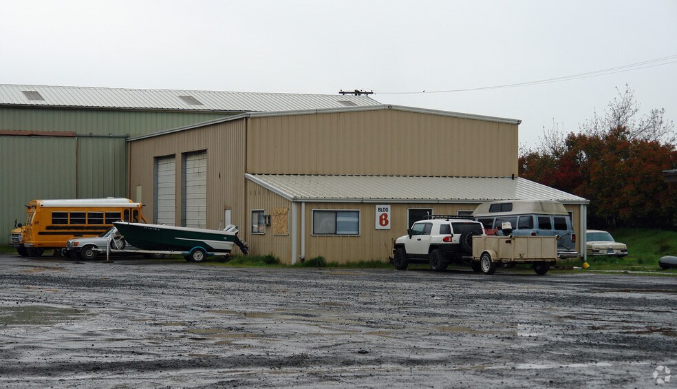 Primary Photo Of 210 Crestview St, Sutherlin Warehouse For Sale