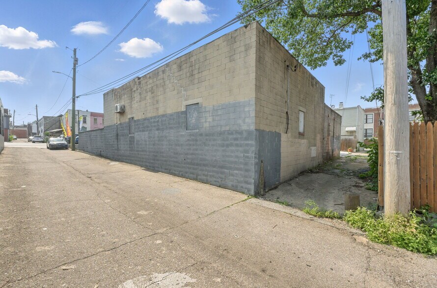 More Photos Of 303 S Eaton St, Baltimore General Retail For Sale