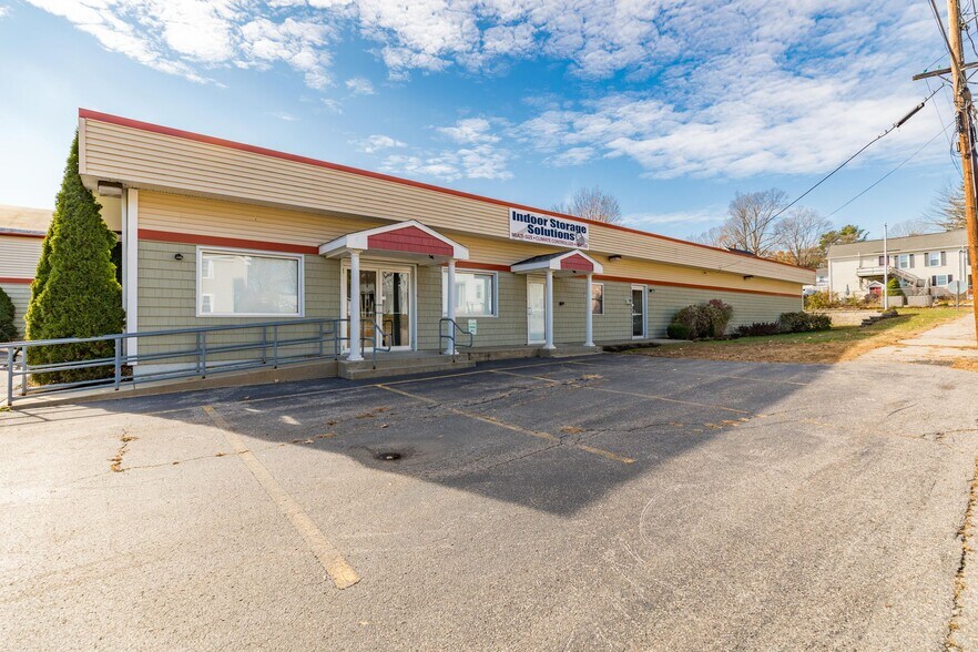 More Photos Of 16 Swamscott St, Newfields Warehouse For Lease