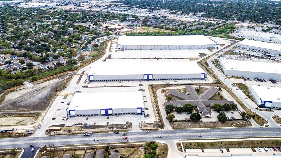 More Photos Of 5327 Eisenhauer Rd, San Antonio Unknown For Lease