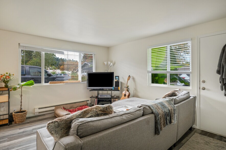 More Photos Of 200 Rainier Blvd N, Issaquah Multifamily For Sale