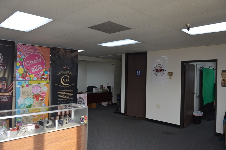 More Photos Of 13201 Barton Cir, Santa Fe Springs Service For Lease