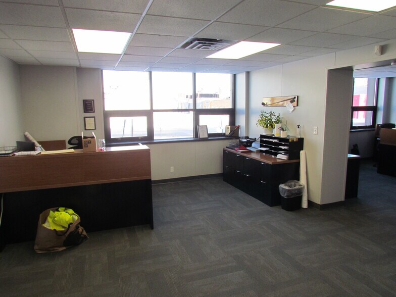 More Photos Of 2221-2241 Bellevue St, Detroit Warehouse For Lease