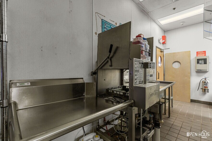 More Photos Of 3001-3007 Garnett Ave, Wichita Falls General Retail For Lease