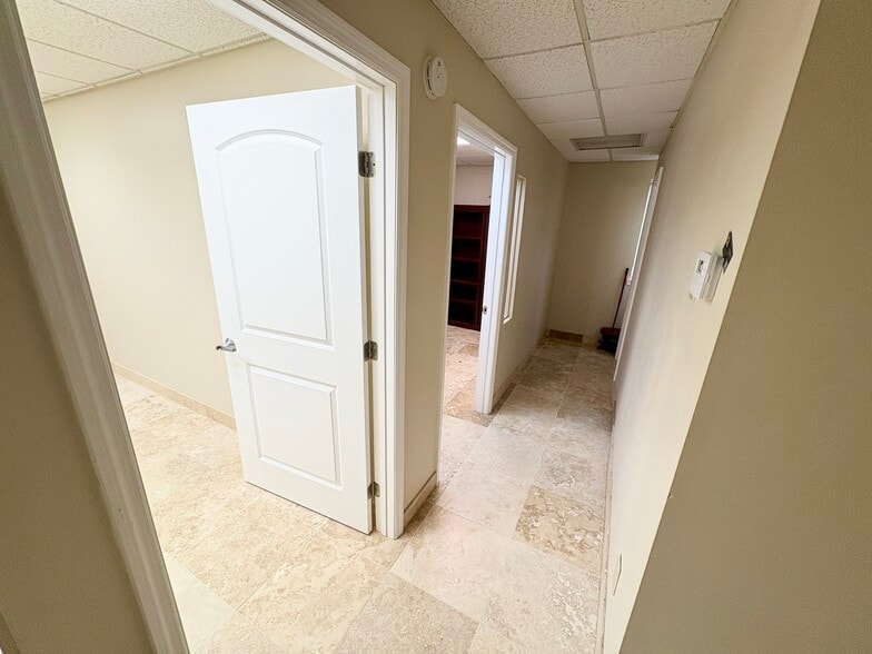 More Photos Of 9776 San Jose Blvd, Jacksonville Medical For Sale