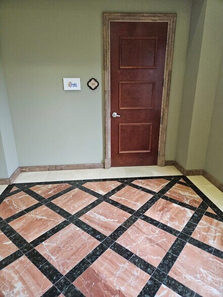 More Photos Of 7065 Westpointe Blvd, Orlando Medical For Sale