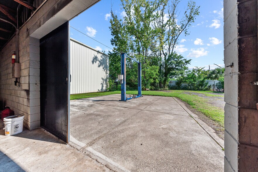 More Photos Of 5044 Edward St, Jacksonville Service For Sale