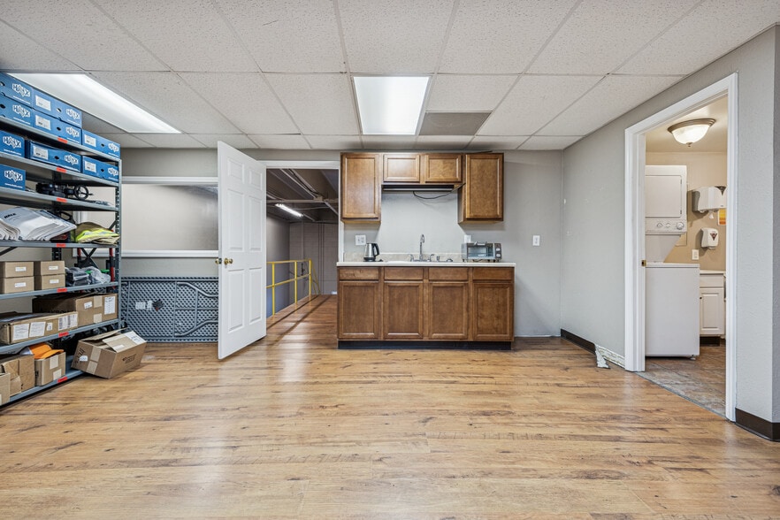 More Photos Of 3502 Dickerson Pike, Nashville Flex For Sale
