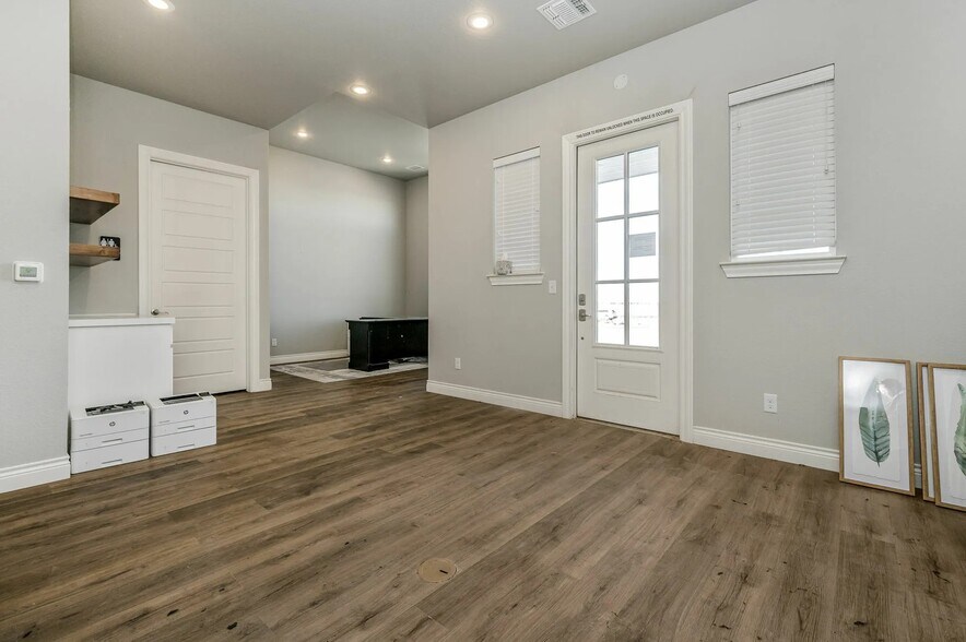 More Photos Of 2100 FM Hwy 2590, Canyon Office For Lease