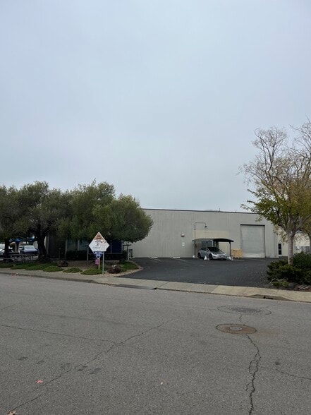 Primary Photo Of 20-24 Mark Dr, San Rafael Manufacturing For Lease