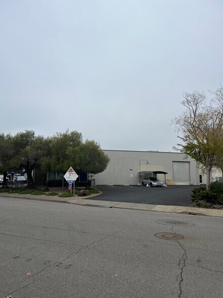 More Photos Of 20-24 Mark Dr, San Rafael Manufacturing For Lease