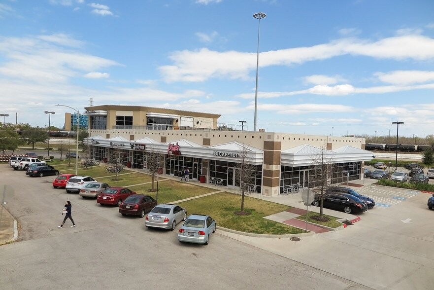 More Photos Of 4701 Calhoun Rd, Houston Unknown For Lease