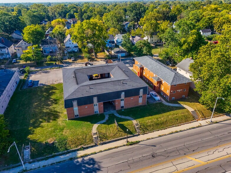 Primary Photo Of 2031-2033 W Broad St, Columbus Apartments For Sale