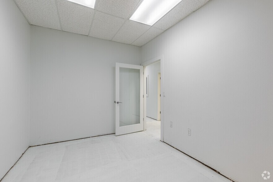 More Photos Of 418 Beavercreek Rd, Oregon City Office For Lease