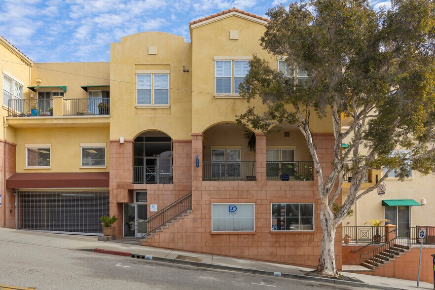 More Photos Of 88 N Oak St, Ventura Loft Creative Space For Sale