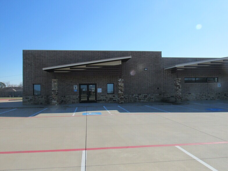 More Photos Of 595 W FM 120, Pottsboro Office For Lease