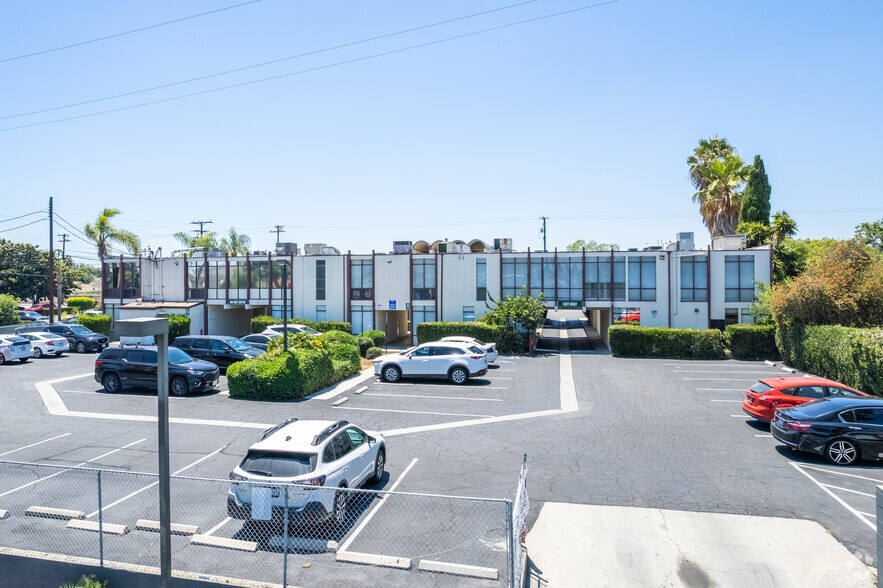 More Photos Of 3840 Woodruff Ave, Long Beach Medical For Lease