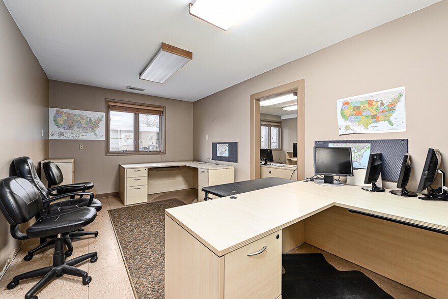 More Photos Of 423 S 42nd St, Kansas City Warehouse For Sale