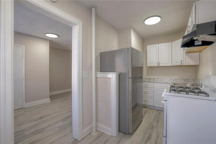 More Photos Of 109 E 40th St, Kansas City Apartments For Sale