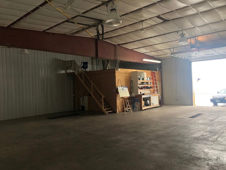 More Photos Of 6934 11th Ave SW, Rochester Warehouse For Lease