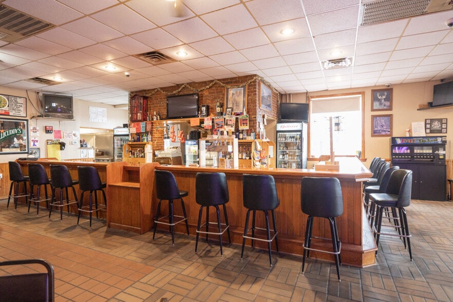 More Photos Of 100 S Washington St, Lake City Restaurant For Sale