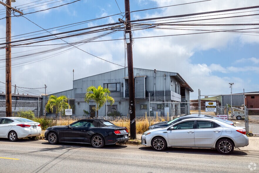 More Photos Of 669 Ahua St, Honolulu Warehouse For Lease