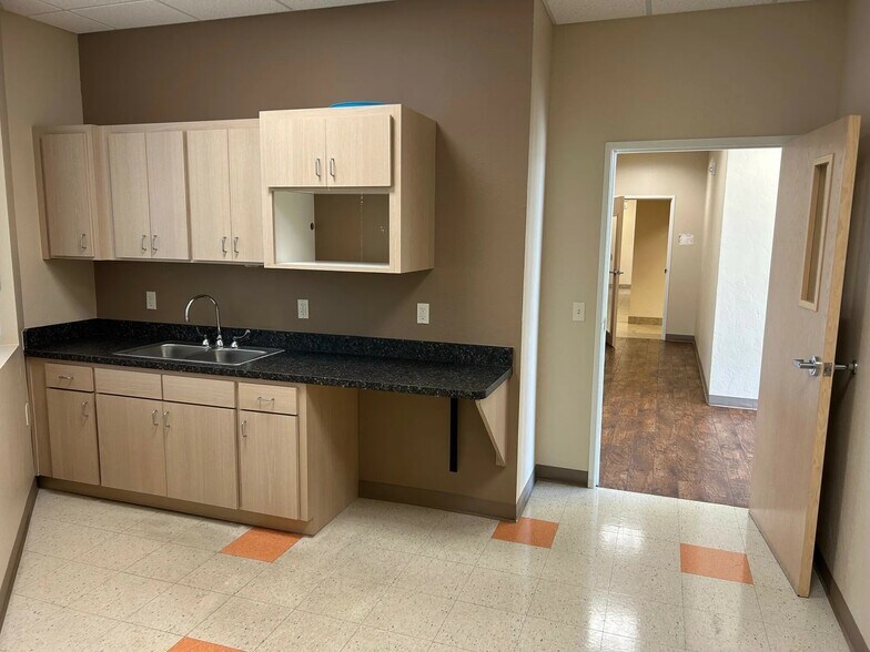 More Photos Of 1226 N Shartel Ave, Oklahoma City Medical For Lease