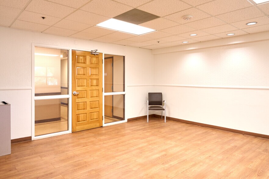 More Photos Of 2020 Palomino Ln, Las Vegas Medical For Lease