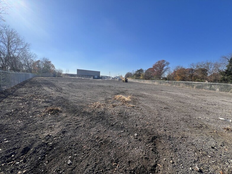 More Photos Of 855 Kentucky St, Shelbyville Land For Lease