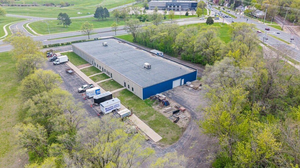 More Photos Of 2104 International Ln, Madison Light Distribution For Sale