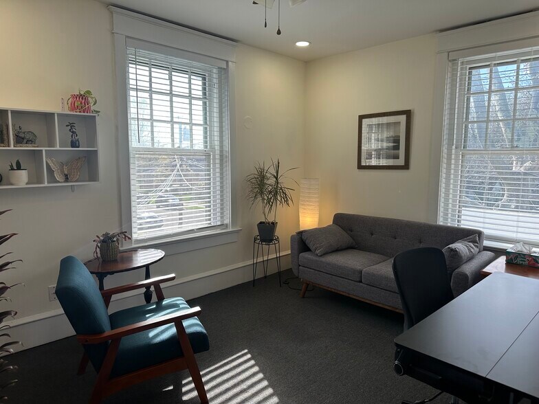 More Photos Of 600 S White Horse Pike, Audubon Medical For Lease