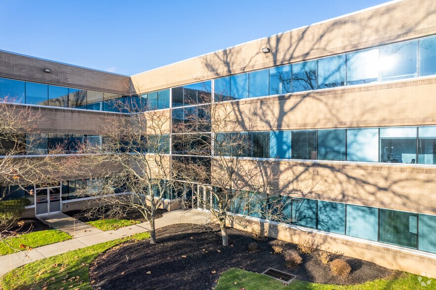 More Photos Of 925 Harvest Dr, Blue Bell Unknown For Lease