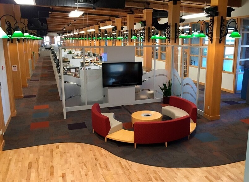 More Photos Of 250 Commercial St, Manchester Light Manufacturing For Lease