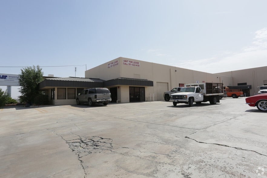 Primary Photo Of 10968 I Ave, Hesperia Warehouse For Lease