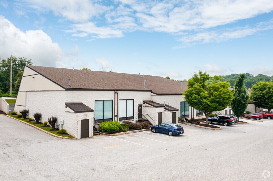 More Photos Of 4641-4659 West Chester Pike, Newtown Square Medical For Lease