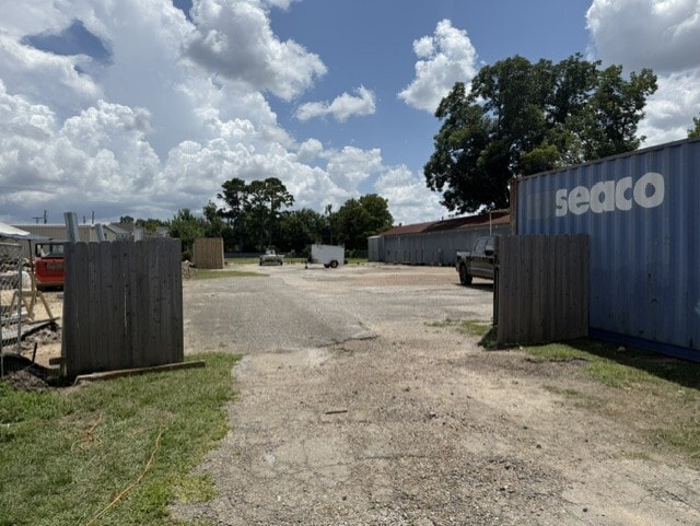 More Photos Of 9311 Hammerly Blvd, Houston Industrial For Sale