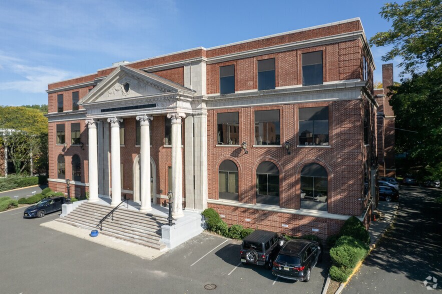 More Photos Of 15 Engle St, Englewood Office For Lease